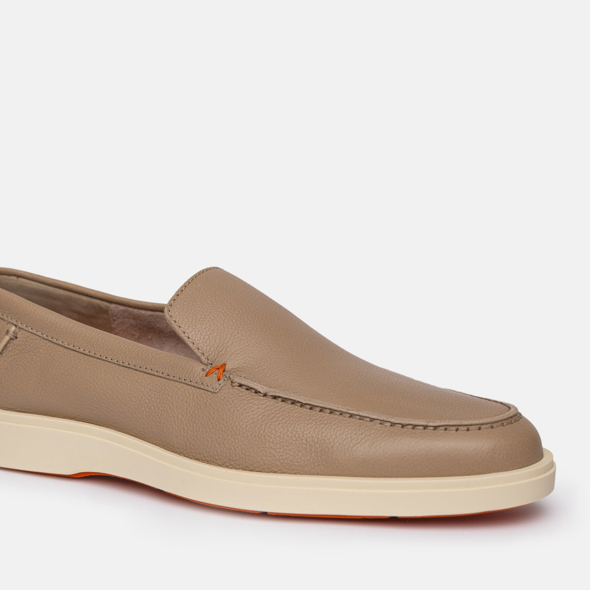 Men's beige tumbled leather loafer