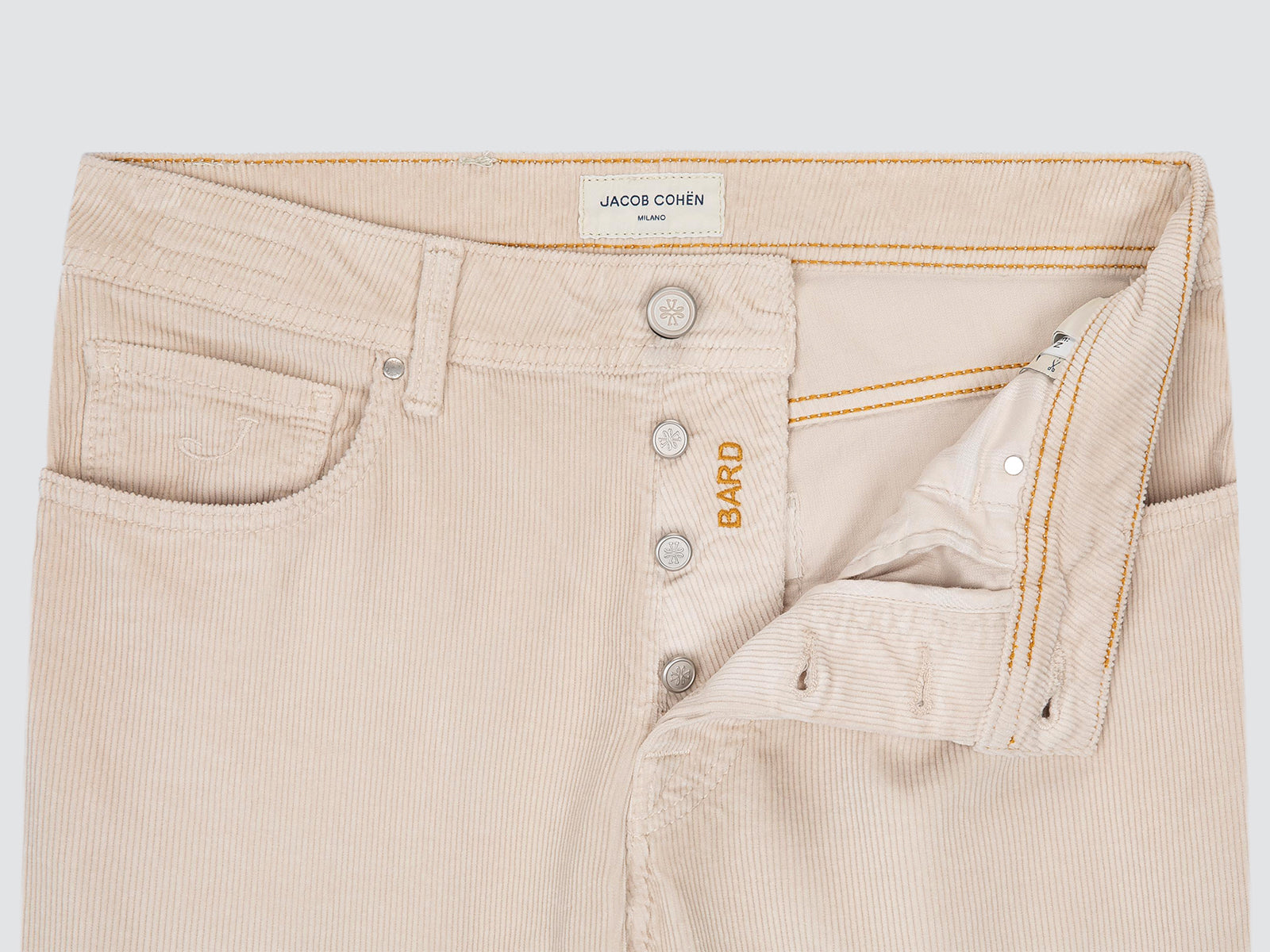 Pantalones Bard de Pana de Algodón Elástico Blanco Almendra