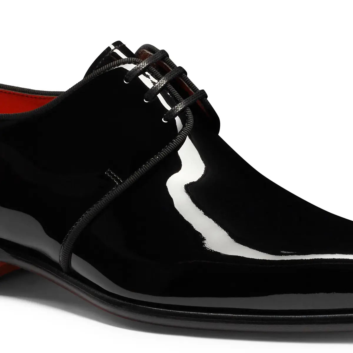 schwarze derby-schuhe lackleder