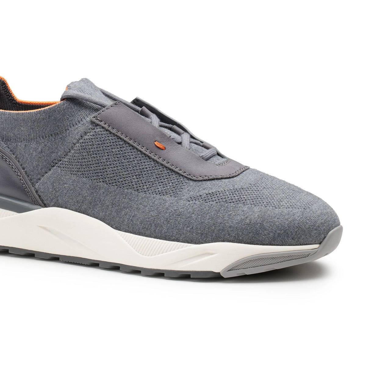 Hellblauer Stoff- und Ledersneaker