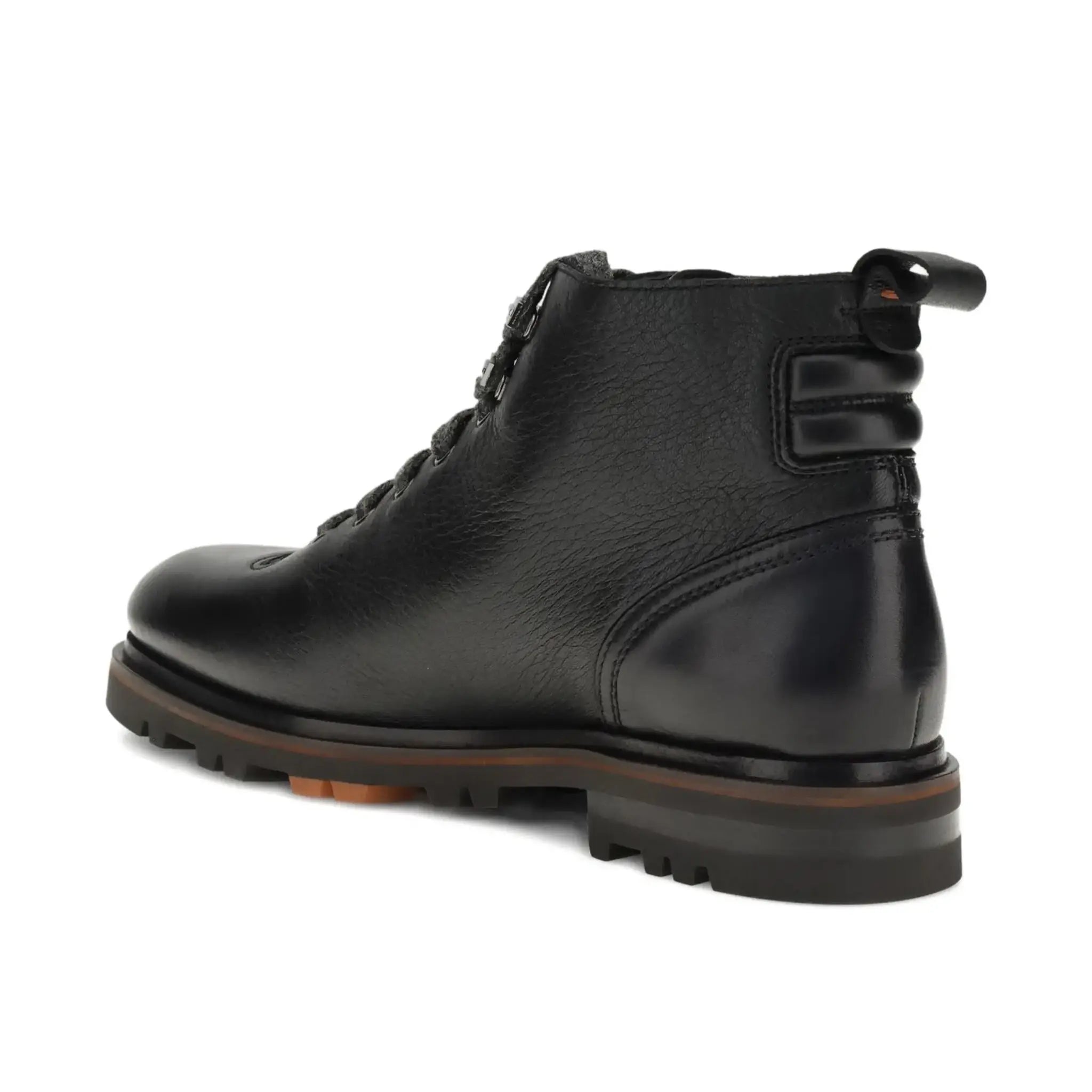 schwarzer Wanderschuh aus Leder