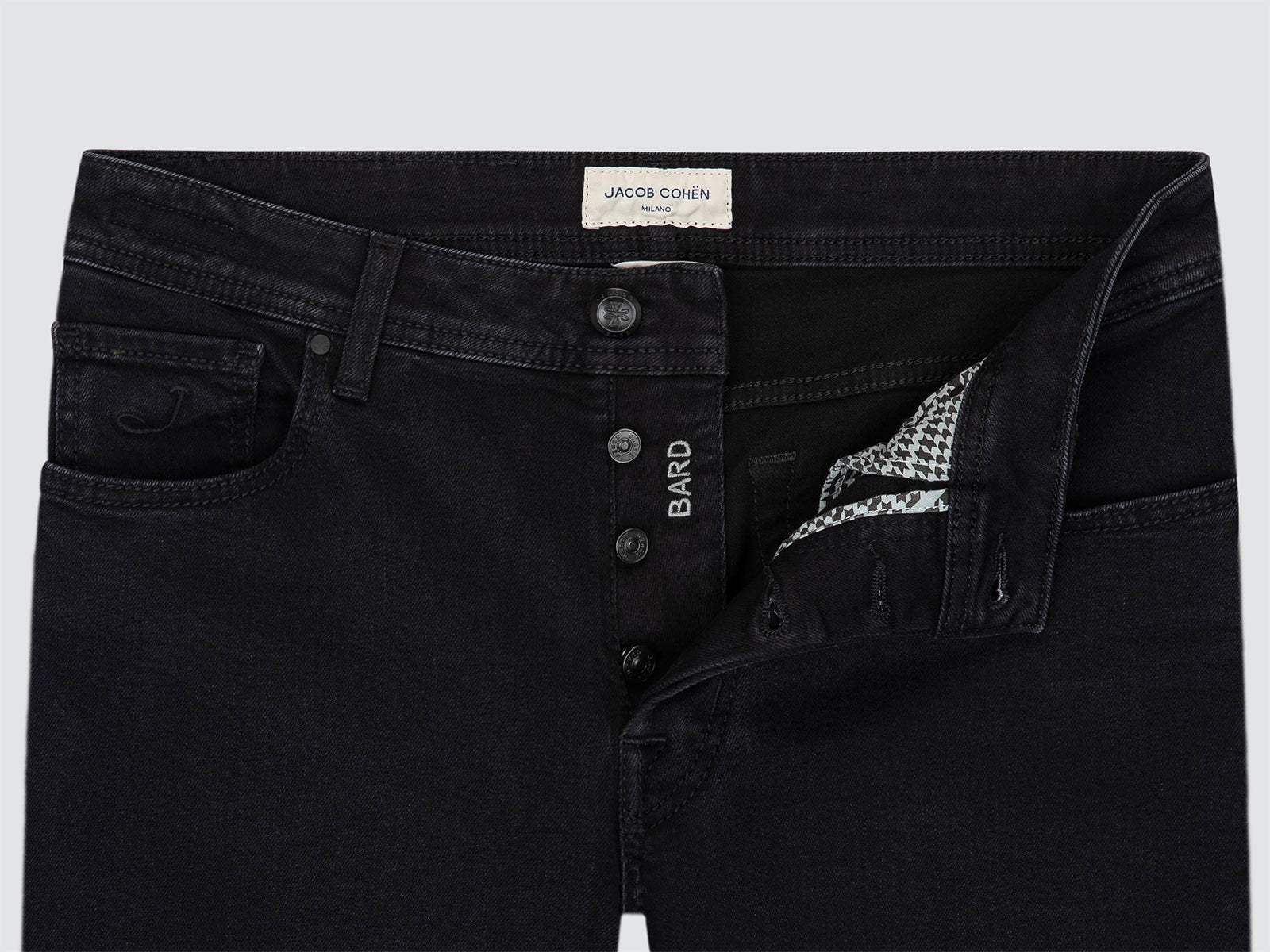 Bard Jeans aus schwarzem Stretch-Denim mit Vintage-Waschung