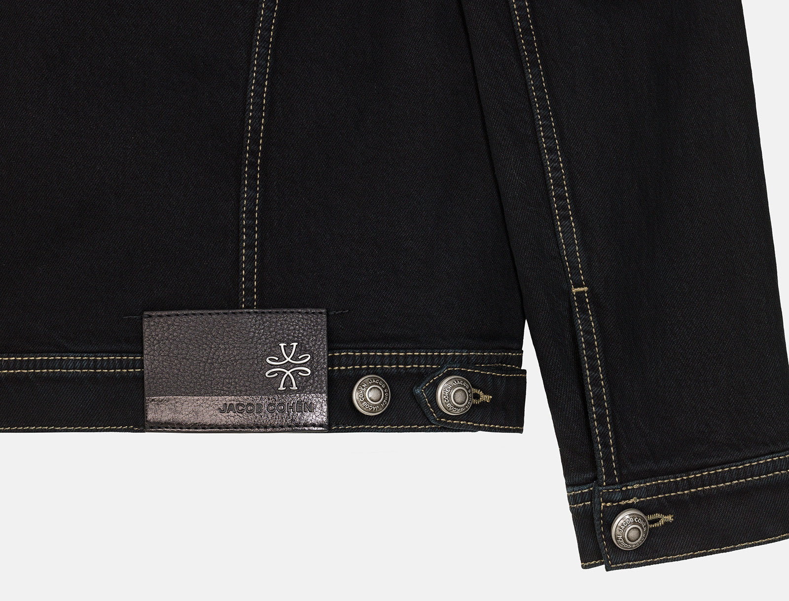 Trucker Jacket in Black Comfort Denim