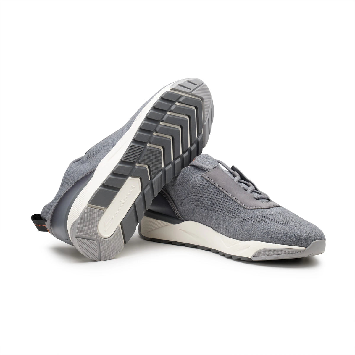 Hellblauer Stoff- und Ledersneaker