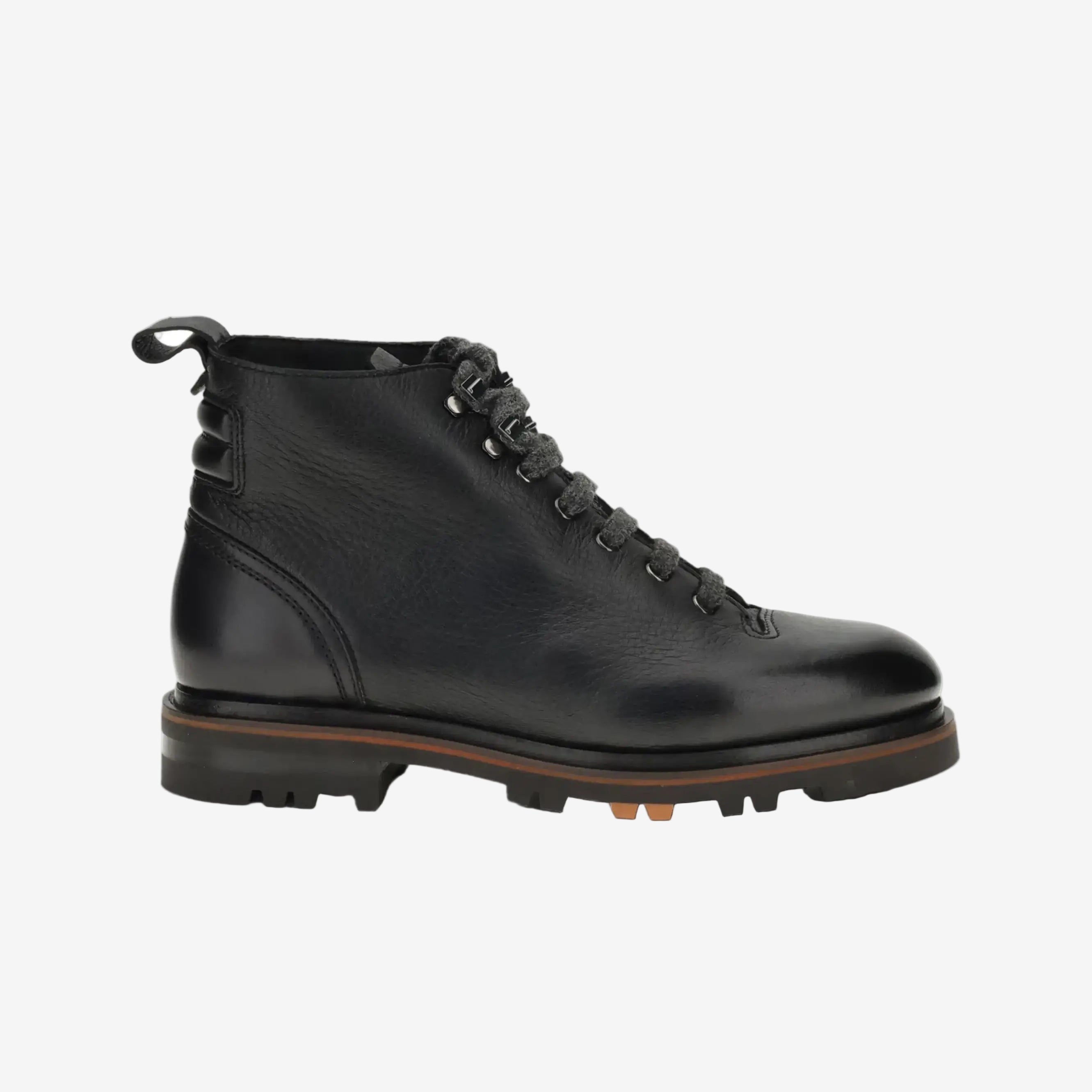 schwarzer Wanderschuh aus Leder